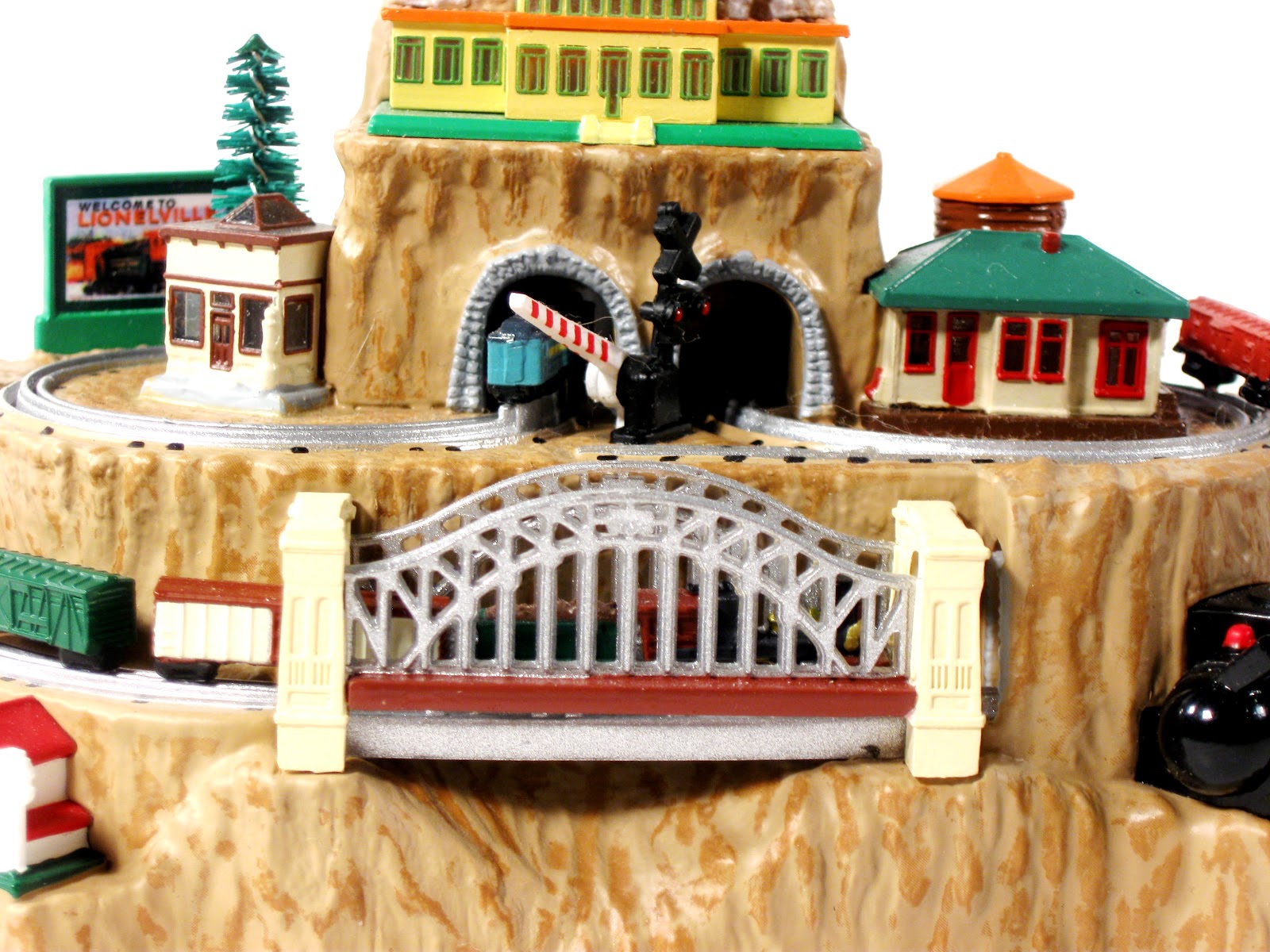 Toys and Stuff TRAIN TIME Hallmark Lionel Christmas Tree Ornament