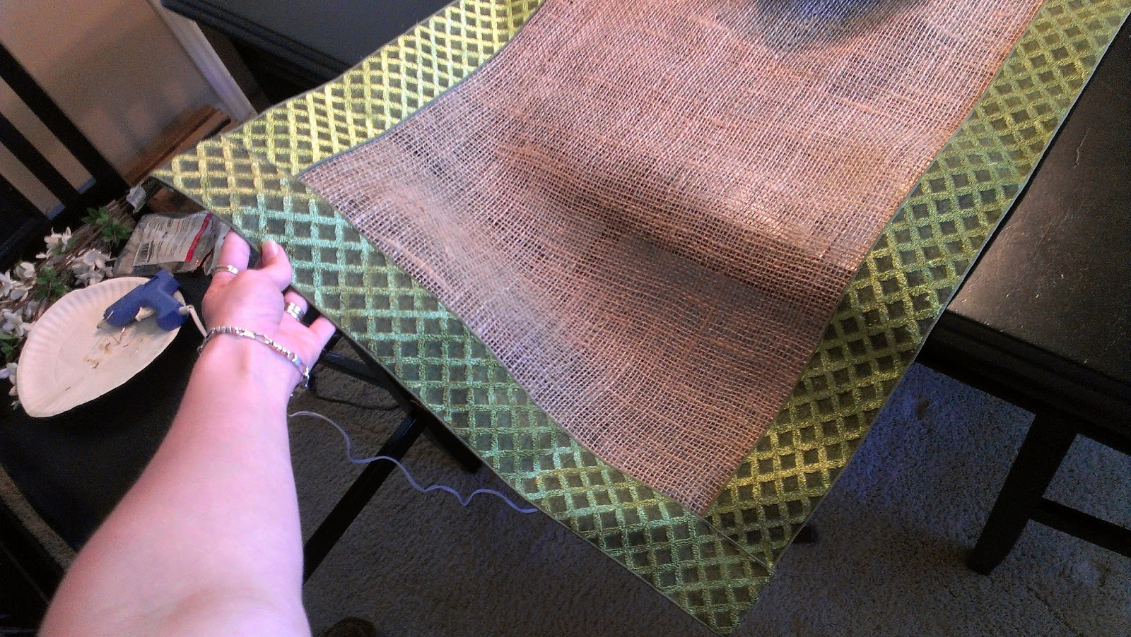 Gloriously Made DIY No Sew Burlap Table Runner