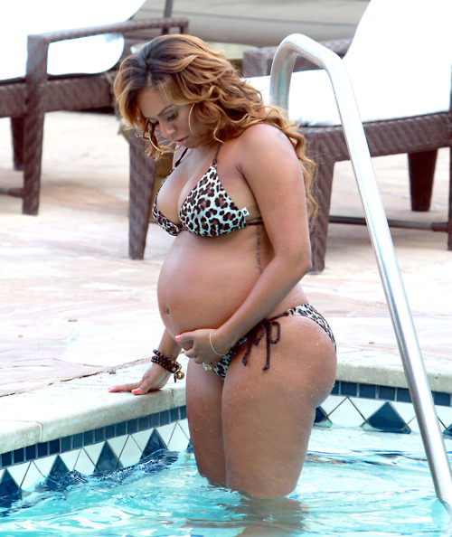 Mel B from the Spice Girl is 8 months pregnant with her third child and she...