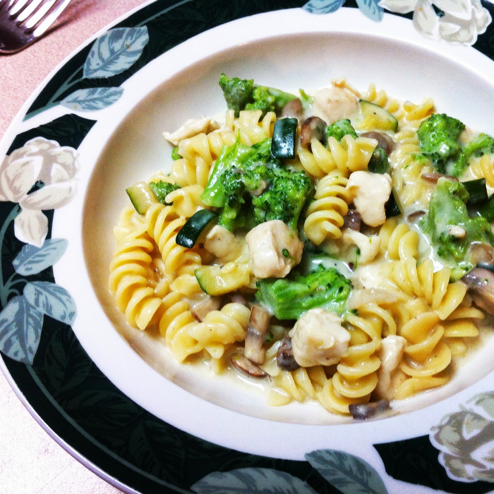 Foodie Fridays Lowfat Chicken Alfredo