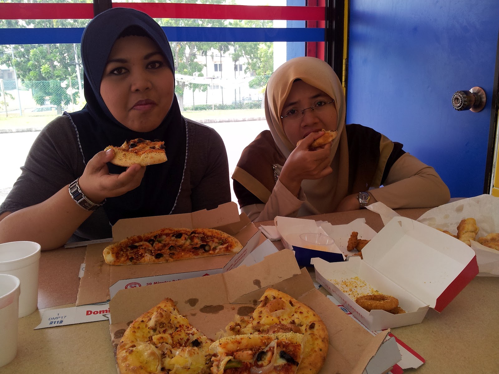 Domino Pizza Queensbay | kampung cekadak june 2012 Domino Pizza Queensbay | kampung cekadak june 2012