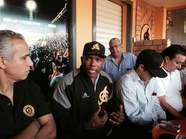Miguel Tejada presentado como nuevo dirigente de las Aguilas lidom pelota criolla