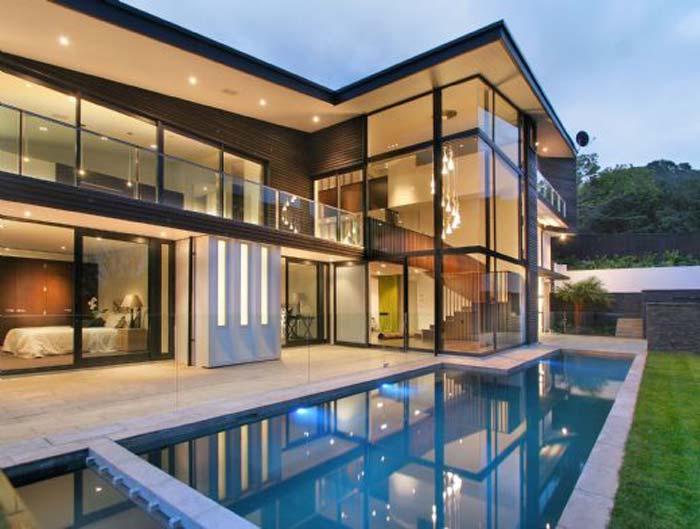 Remuera The Modern Glass House with Luxury Feature