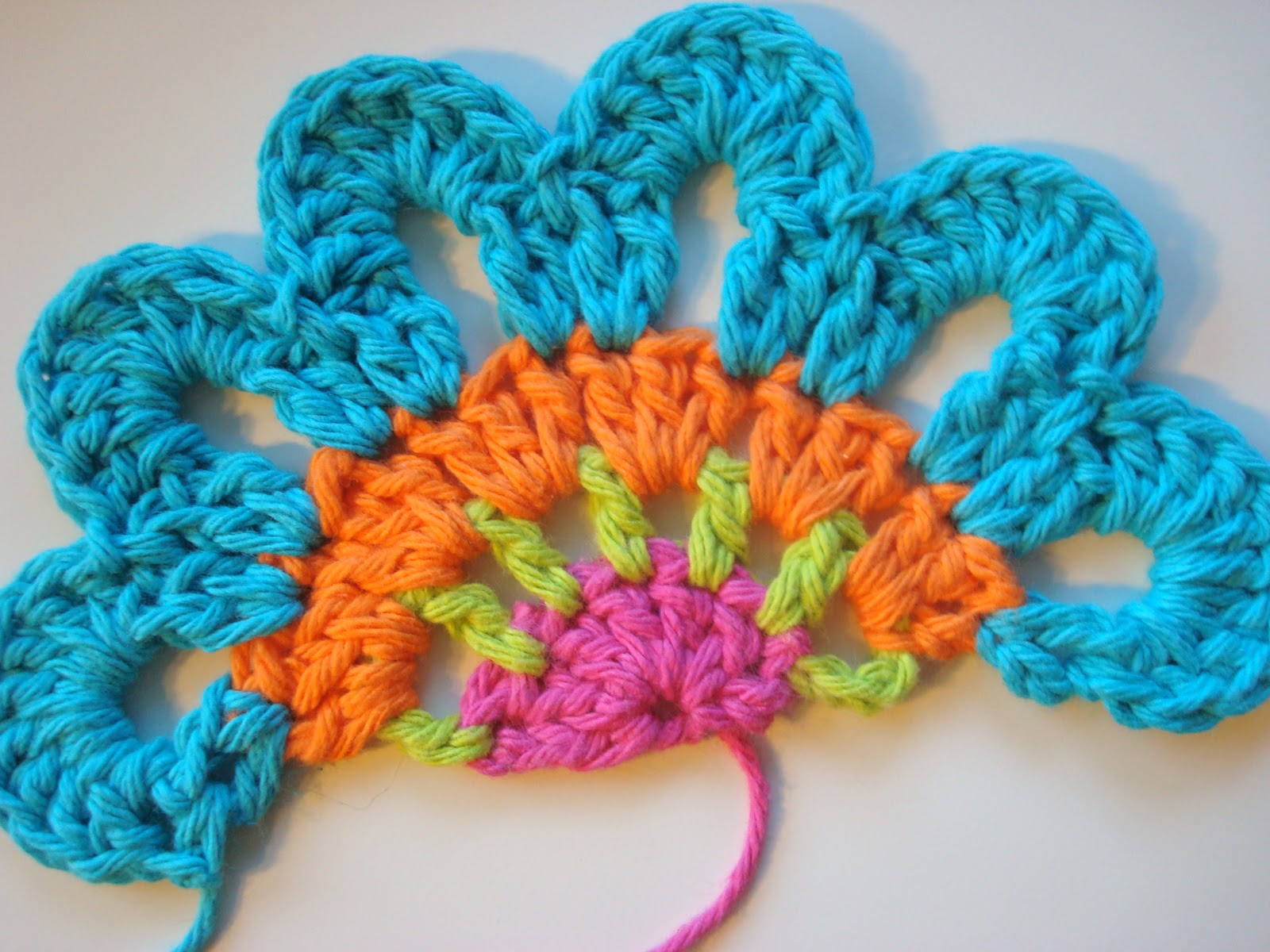 Once Upon A Pink Moon: Flower Power Valance Tutorial