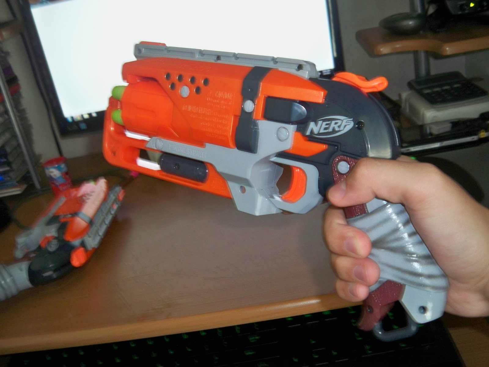 StudioYale Nerf Zombiestrike Hammershot Review (4.5)