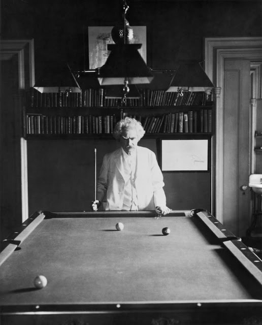 Fascinating Historical Picture of Mark Twain in 1906 