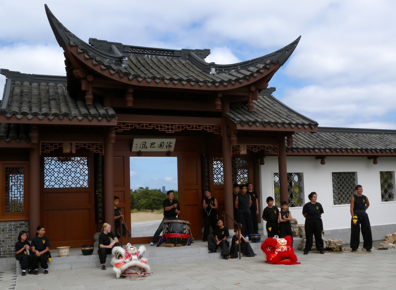 Seattle Chinese Garden 西华园 Martial Arts in the Courtyard with Sifu Leong