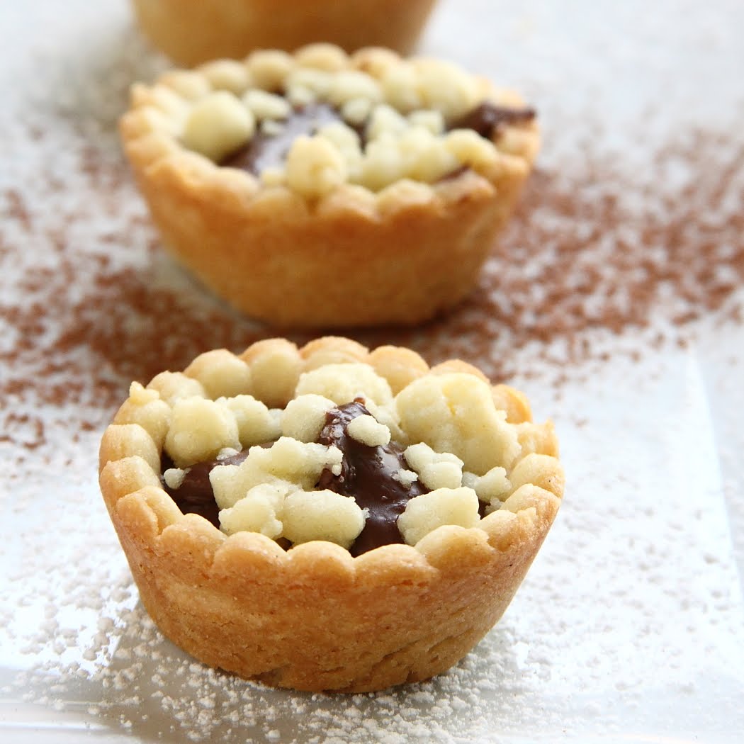 ShowFood Chef A Little Nutella Filled Cookie Pie