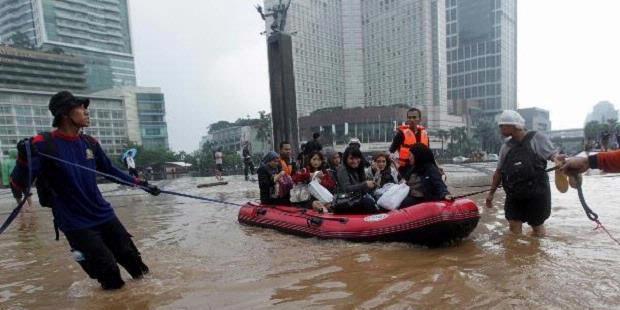 Banjir di Jakarta Berubah Menjadi Tanggap Darurat -||- Berita Hari Ini