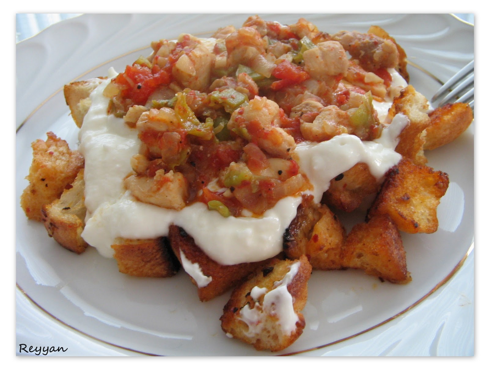 Tavuklu Bayat Ekmek Kebabı Tarifi Tavuklu Bayat Ekmek Kebabı Tarifi