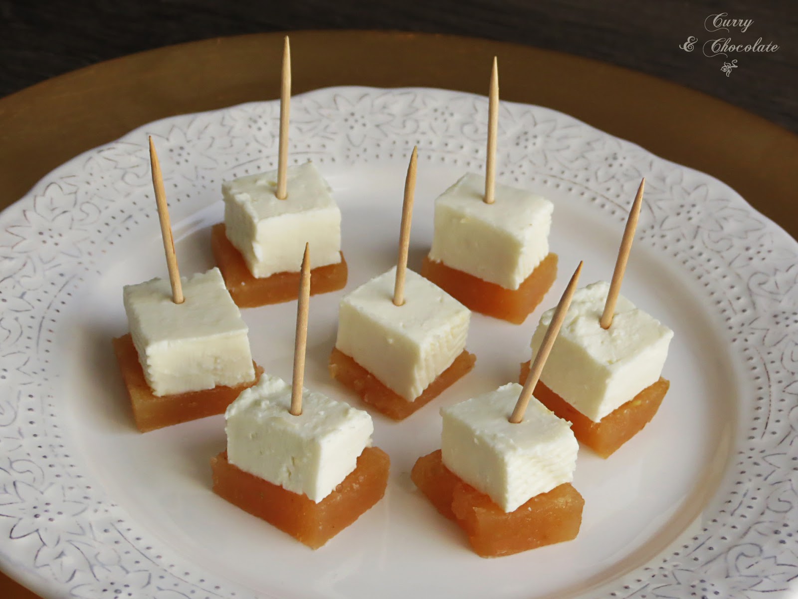Daditos de queso fresco con membrillo Daditos de queso fresco con membrillo