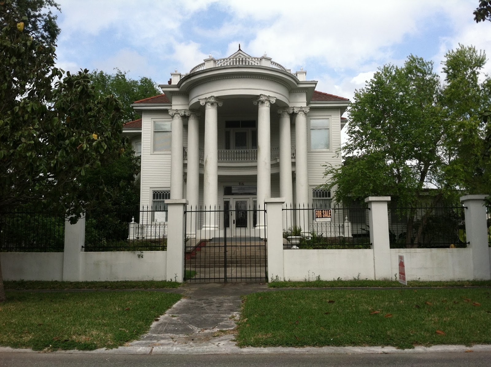 Along the Bayou Teche in Southern Louisiana