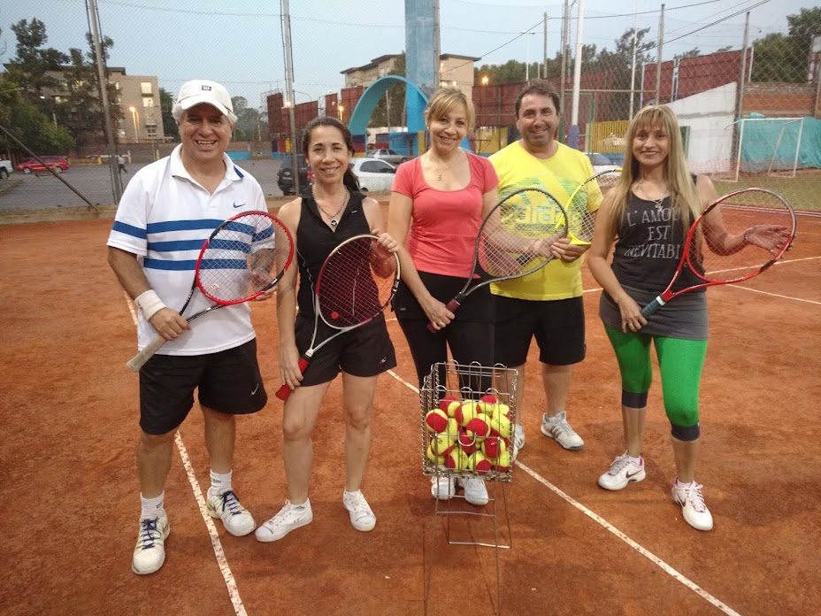 Clases de Tenis en San Miguel y Malvinas Argentinas . Director: Profesor Jorge Barros