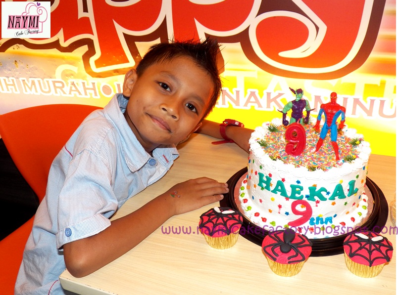 Tart Cake Rainbow Spiderman & Cupcakes Spiderman for Haekal Birthday