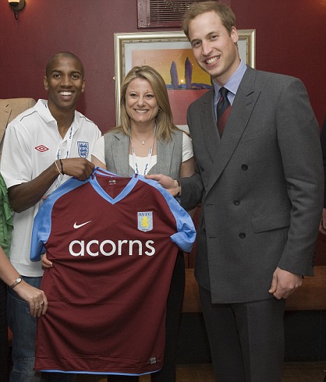 С 2008 по 2010 на футболках