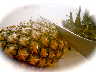 pineapple cutting