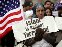 Islam Melarang Saling Hina Tuhan dan Agama Islam Melarang Saling Hina Tuhan dan Agama