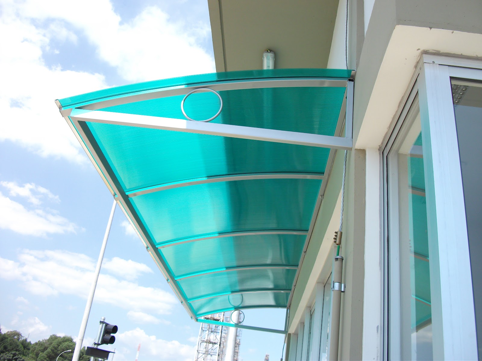 TOLDOS PIEROBOM toldo de porta em policarbonato.