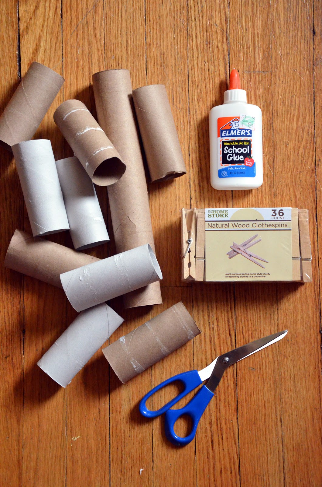 Hello There Handmade DIY Blog Easy Home Decor Repurposed Paper Roll Wall Art Project