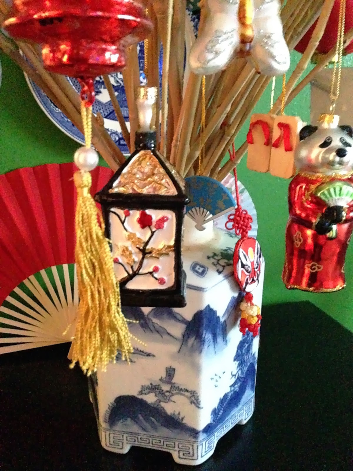 SANITY FAIR THE BAMBOO CHRISTMAS TREE