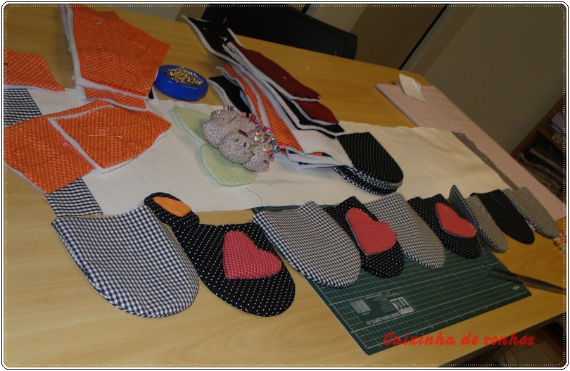 Caixinha de sonhos Aulas de patchwork+Bandô de galinhas Caixinha de sonhos Aulas de patchwork+Bandô de galinhas