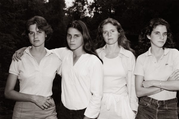 4 Sisters Take a Picture Every Year – 1975 through 2010
