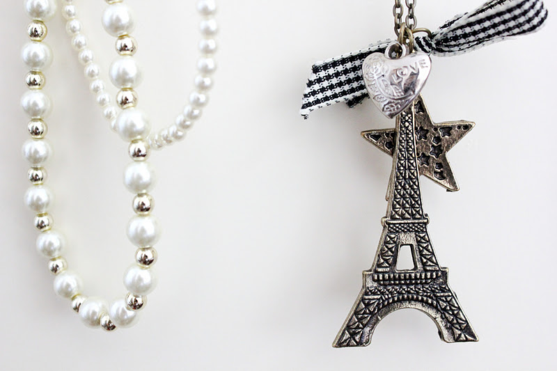 up in the clouds DIY coat hanger necklace holder