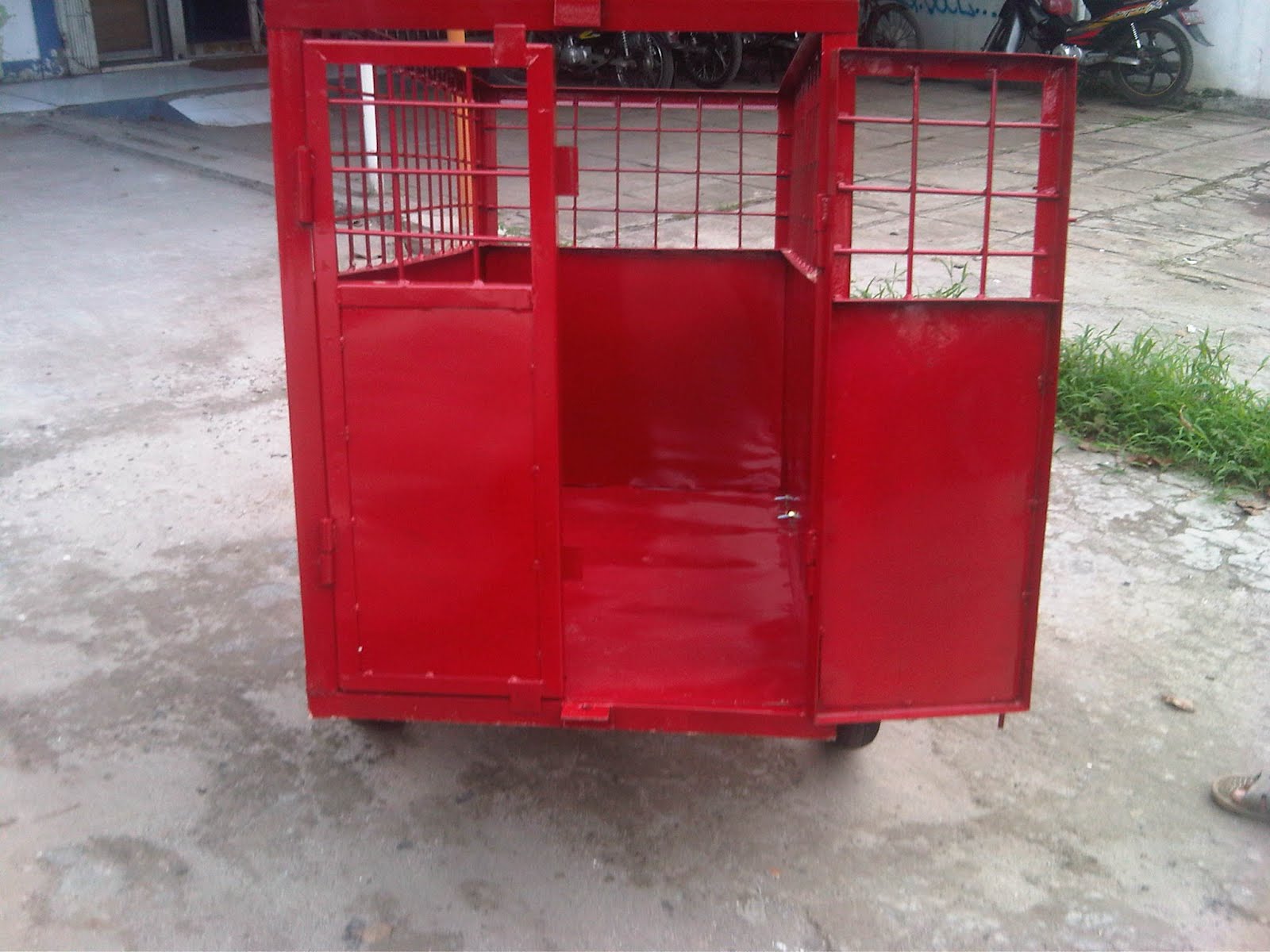 Gerobak Sampah Plat Besi Tong Sampah Fiber Stainless