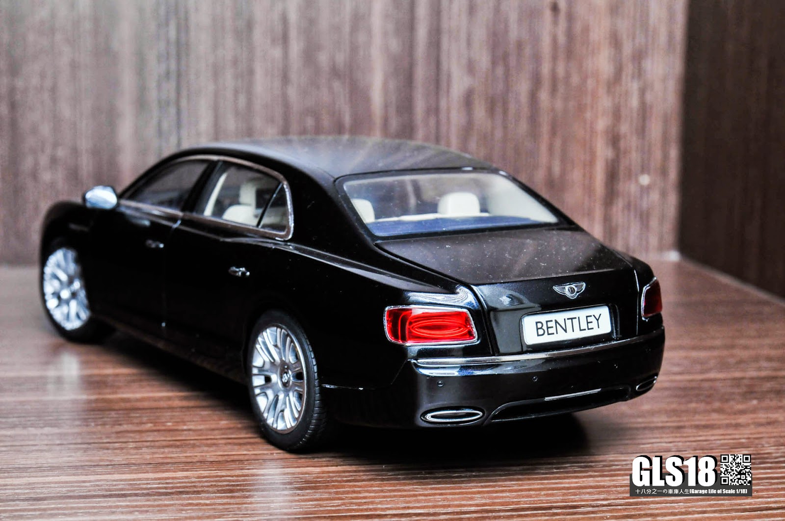 [1/18] Bentley Flying Spur by Kyosho Bentley