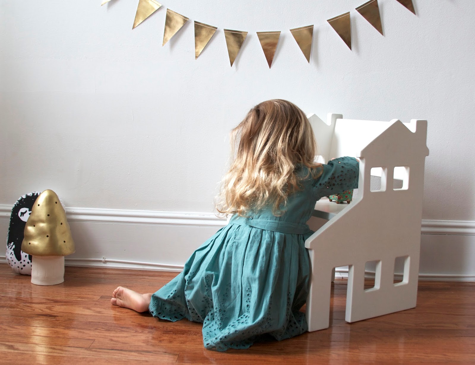 coos & ahhs Adorn Paloma's Nest