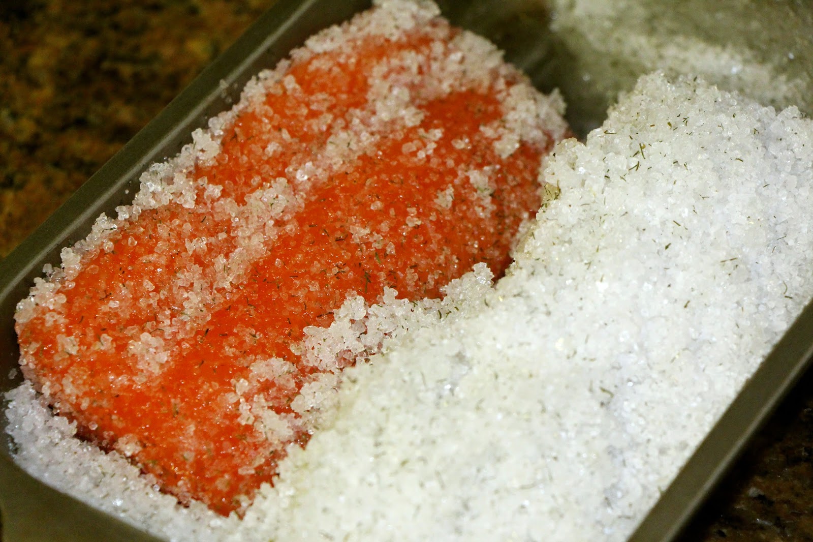 NO SOLO LAS MONJITAS COCINAN COSAS RICAS Salmón curado al eneldo