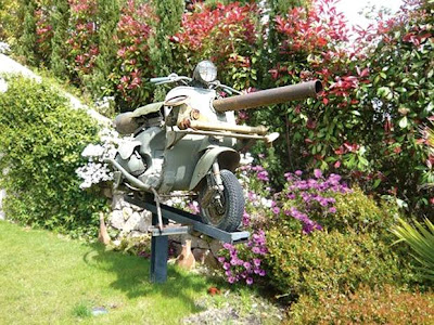 Vespa com um canhão de 75mm vai a leilão em Mônaco Vespa com um canhão de 75mm vai a leilão em Mônaco