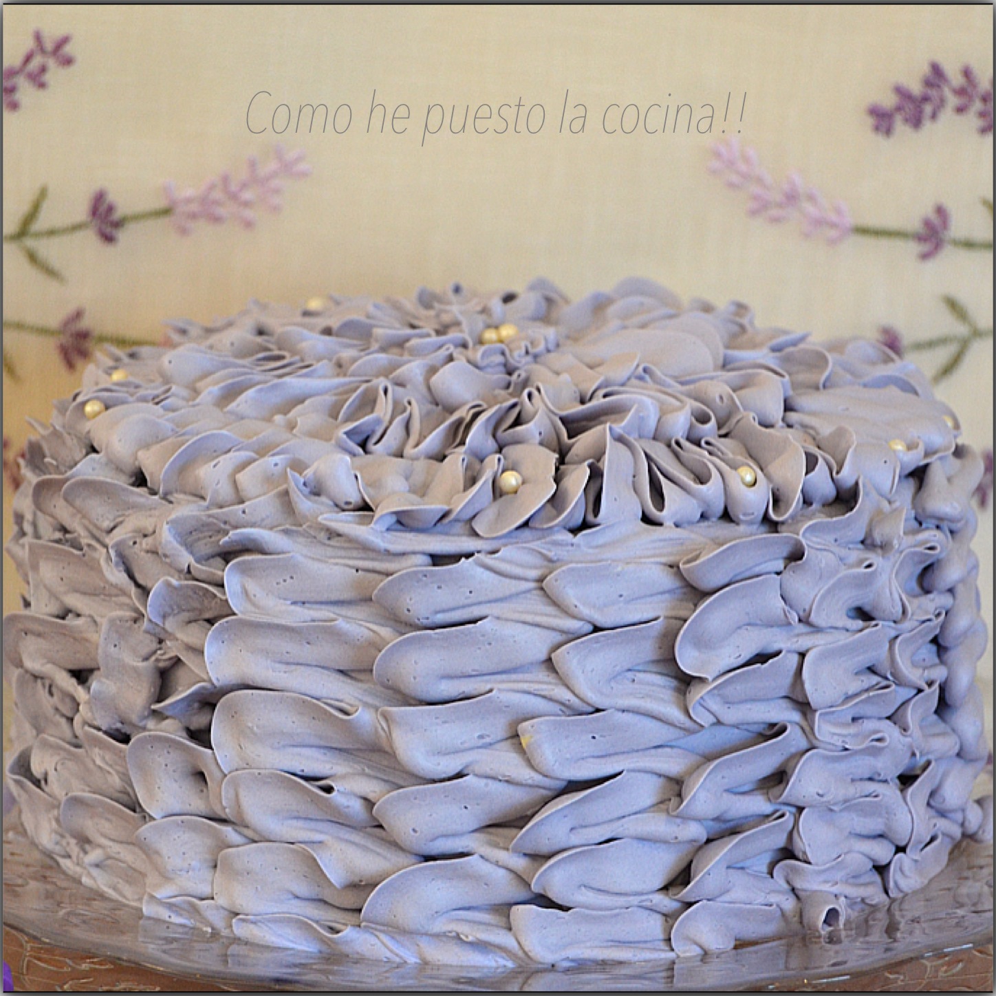 COMO HE PUESTO LA COCINA LAYER CAKE CON VANILLA SWISS MERINGUE