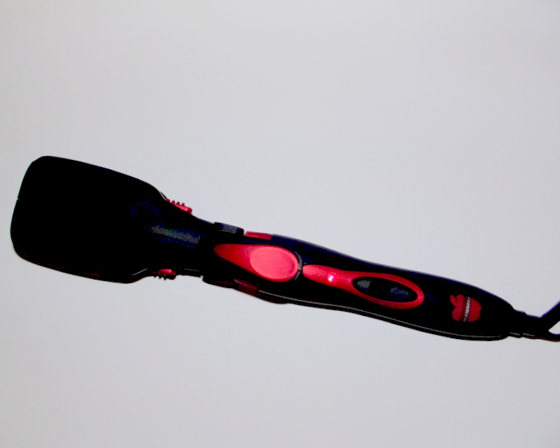 Elizabeth Emery SCULPTURECrinkling with a hair crinkler