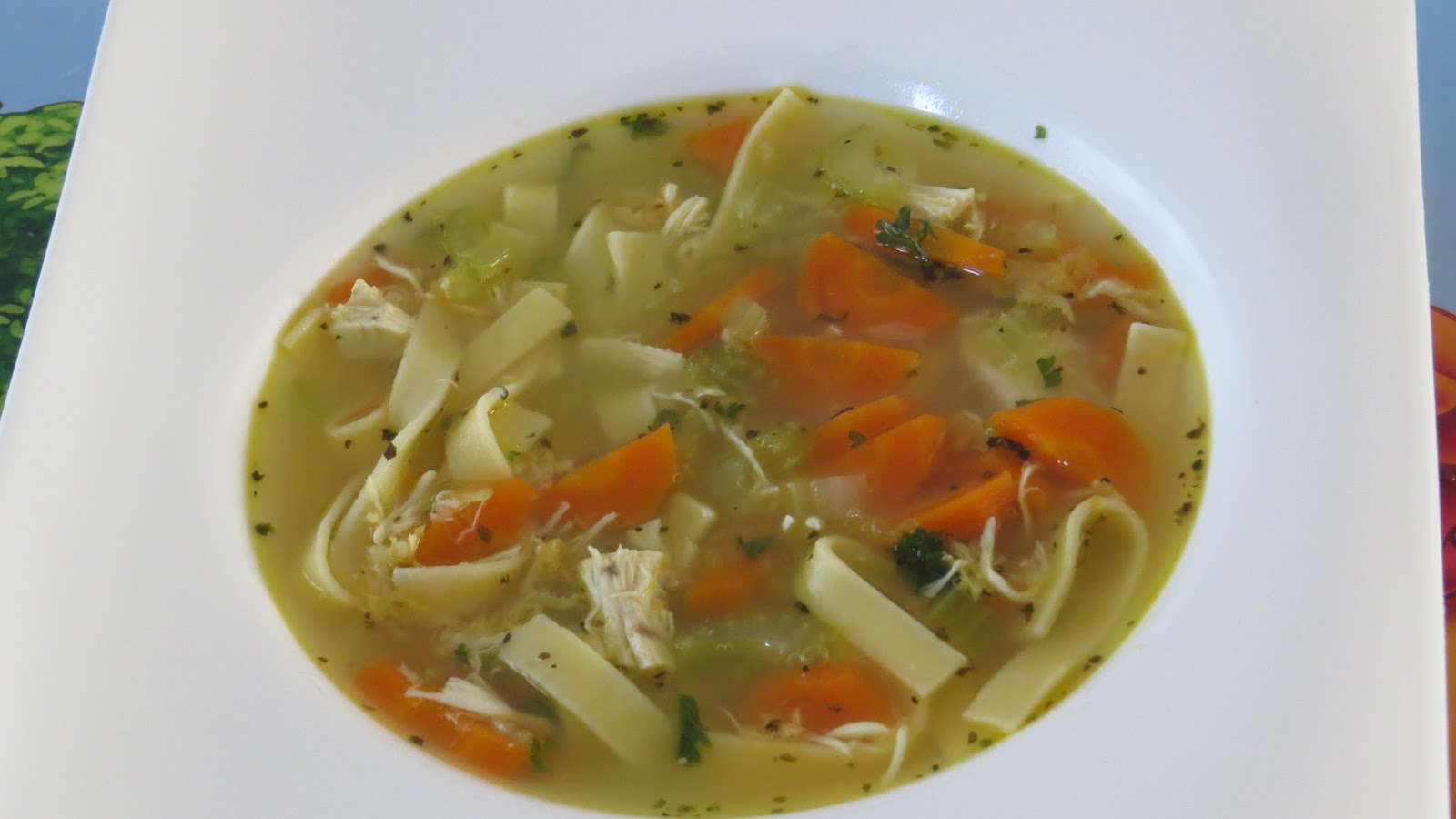Cuisine chic et simple Soupe poulet et nouilles avec fines herbes et citron de campbells
