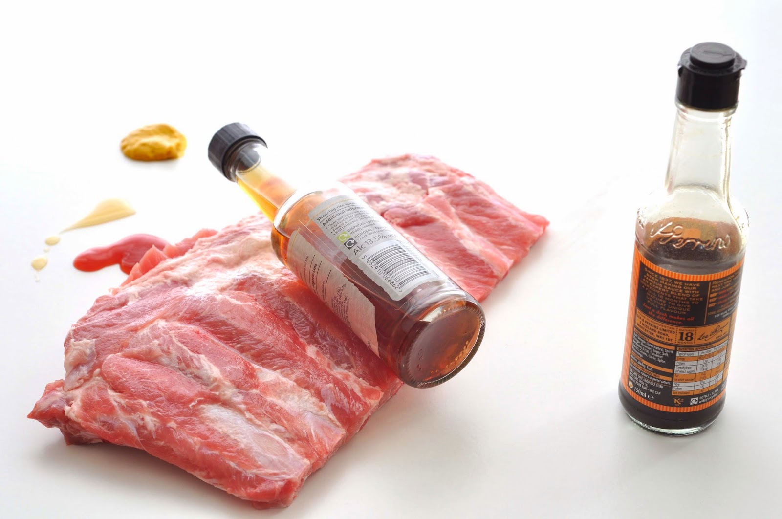 Simple Food Pork Ribs with Chinese Style Barbecue Sauce