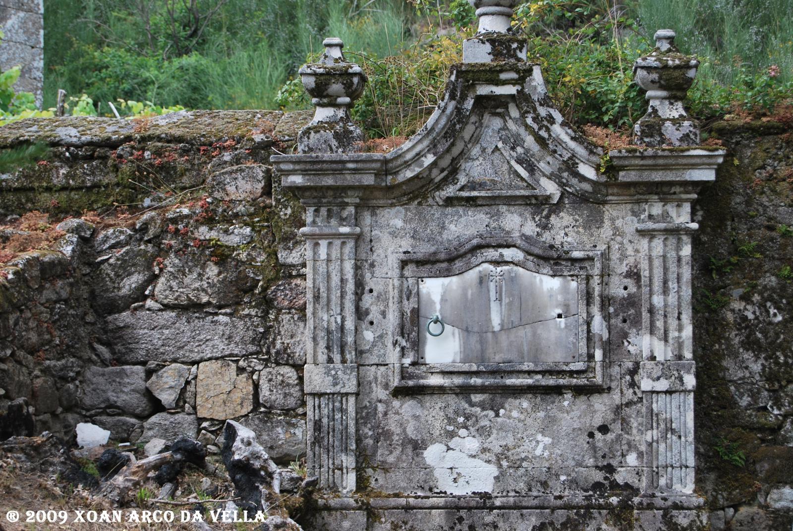 Xoan arco da vella: iglesia de fragas campo lameiro