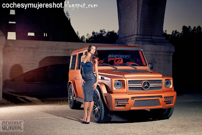 Mercedes-Benz+G55-girl-double-wheel+drive+off-road-blackberry-new-dakar-German-wallpaper