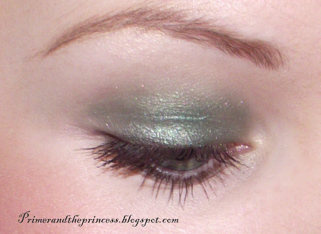 Rimmel Glam Eyes Mono Eyeshadow Review - 120 Urban Green Rimmel Glam Eyes Mono Eyeshadow Review - 120 Urban Green