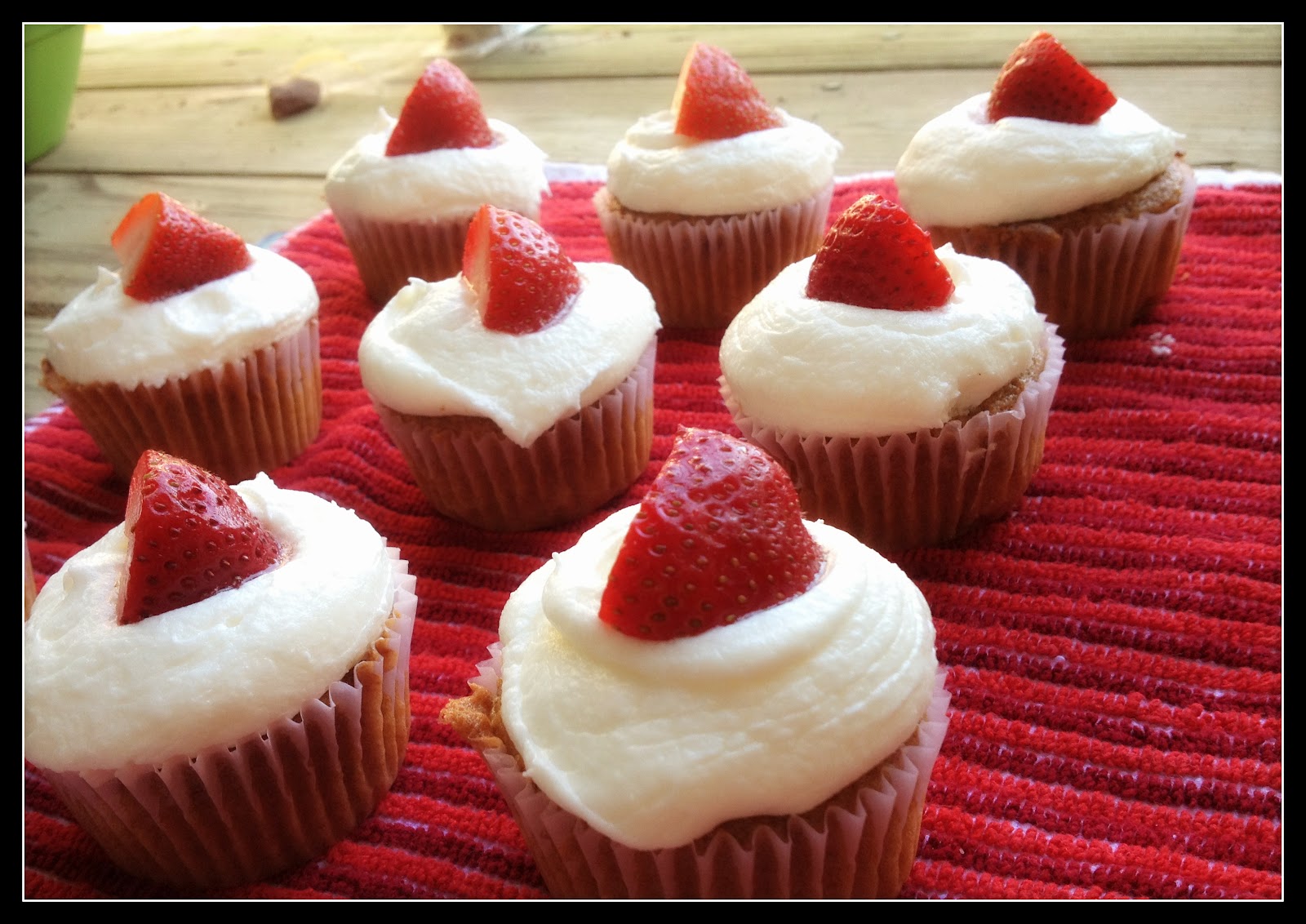 Strawberry Champagne Cupcakes
