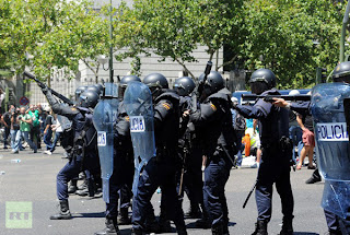 Στης Μαδρίτης την ολόμαυρη ράχη...