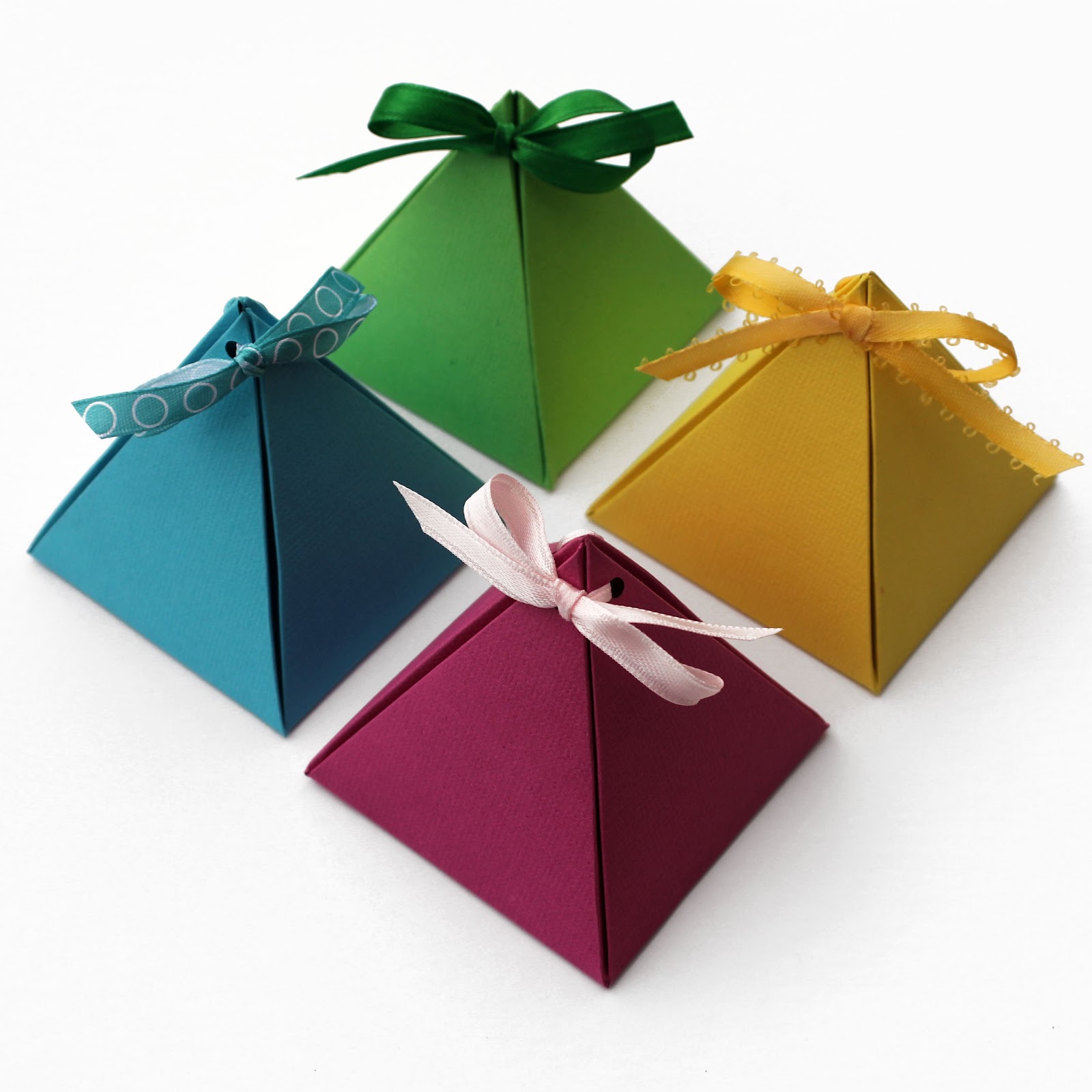 paper pyramid gift boxes lines across paper pyramid gift boxes lines across