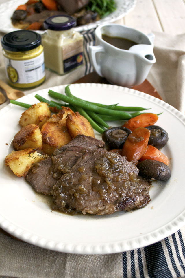 Adora's Box POT ROAST BEEF WITH RED WINE AND MUSHROOMS
