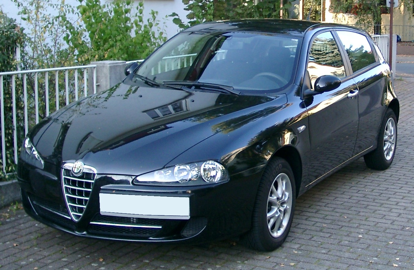 http://4.bp.blogspot.com/-Tl7WZwDxMr8/TaaWZht6DtI/AAAAAAAAJeU/mFpM8Sd2ZAY/s1600/Alfa_Romeo_147_front_20071007.jpg