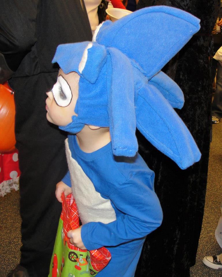 Little Lovables DIY Sonic the Hedgehog and Knuckles Halloween Costume