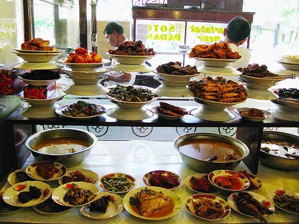 Menu Rumah Makan Padang 5 Makanan yang Paling Dicari Anak Kost Saat Kelaparan Di Malam Hari