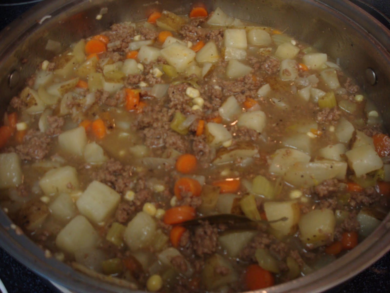 Make lemonade and more! Mom B's Hamburger Stew Pot Pie