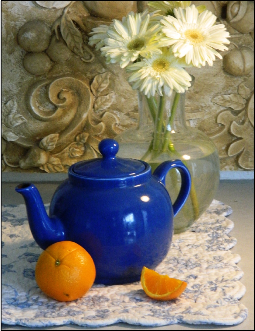 Paint Dance Kathleen's Tea Pot, 8x10, oil on linen, paintings of teapots, flowers, daisies