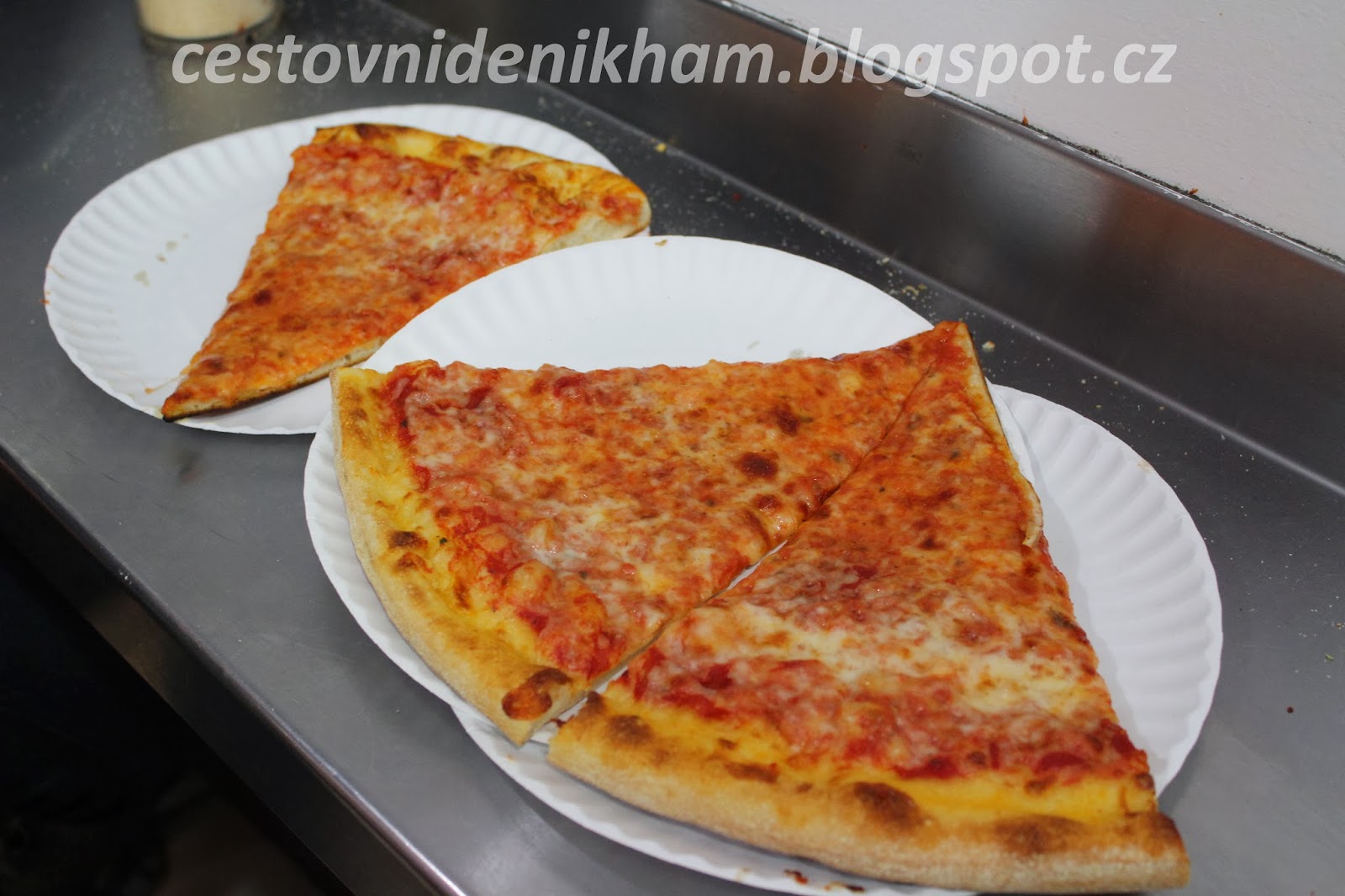 sýrová pizza // cheese pizza sýrová pizza // cheese pizza