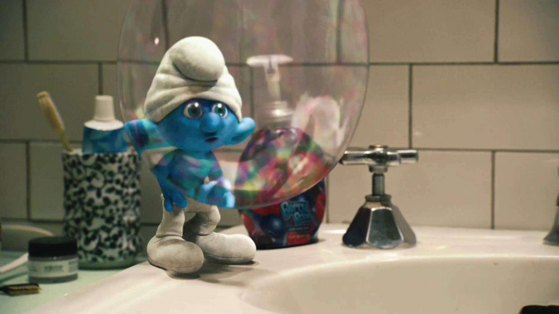 http://4.bp.blogspot.com/-TpfYve9DFNA/TuHcsvZaEFI/AAAAAAAAFJY/nT23YRg0SdM/s1920/the-smurfs-2011-wallpaper-5.jpg
